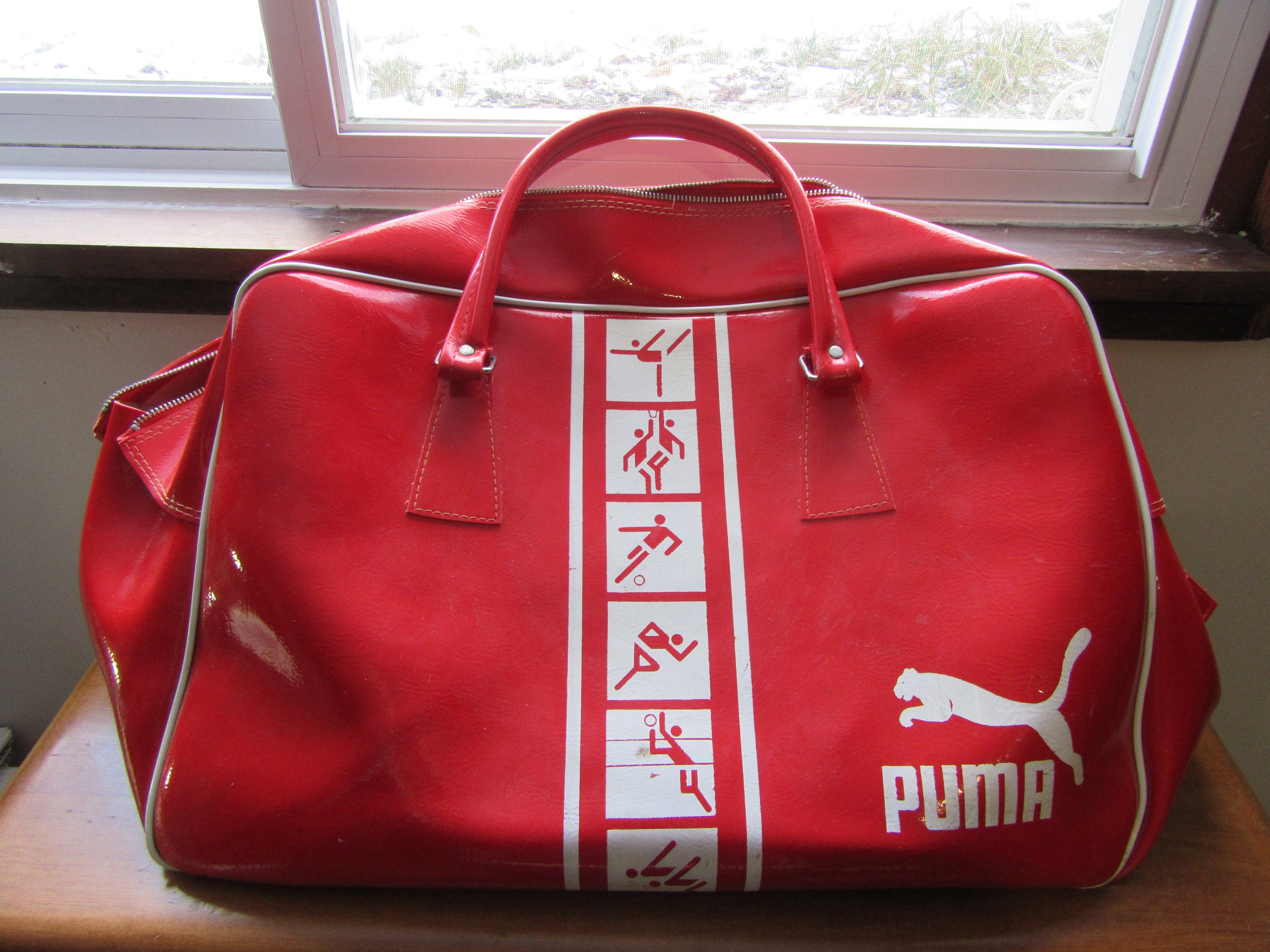 Vintage puma gym bag top