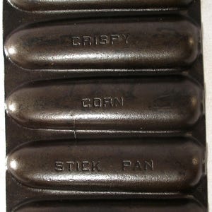 Griswold 930 Cast Iron Camp Fire Corn Bread Wheat Stick Pan Baking Mold No. 273 Crispy Corn Cornbread
