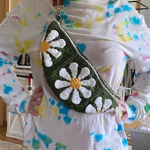¡Bolso bandolera tejido a crochet hecho a mano!
