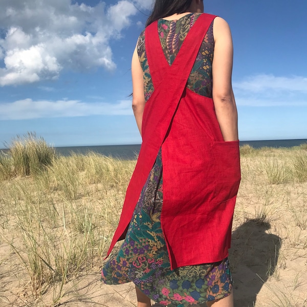 Red ramie linen Japanese apron, with cross back and big pockets! A perfect gift!