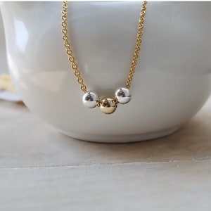 2 Ton Perlen Halskette • Gold und Silber Perlen Halskette • 2 Tone Ball Halskette • Schwimmende Perlen Halskette • Jahrestagsgeschenk • Mutter Geschenk • B197