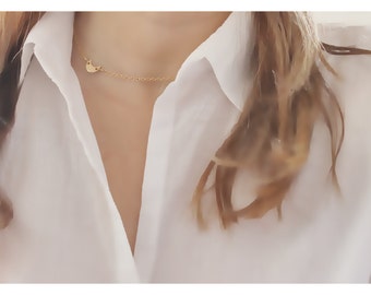 14K Gold füllte seitlich Crescent Moon Charm Halskette • Zierliche Goldsichel Mond Anhänger Halskette • Gold Mond Halskette • Geschenk für sie • B110