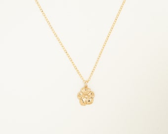 Dainty 14K Gold Filled Flower Pendant Necklace • B318