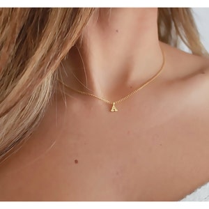initiales en or collier • initiales de collier • lettre de charme initiale en or • collier de lettres • collier personnalisé • bijoux d'initiale • B112