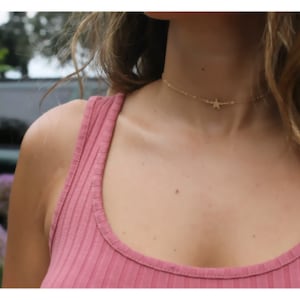Gargantilla de estrella dorada • Gargantilla de oro delicada • Collar en capas • Gargantilla de estrella rellena de oro de 14 quilates • Regalo para adolescentes • Gargantilla en capas para mujeres • B241