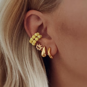 Ensemble de boucles d'oreilles couleur citron / Puces d'oreilles / Tour d'oreilles jaunes / Huggies / Plaqué or 24 carats