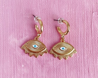 Pendientes Turquoise Eye Dainty Hoop • Pendientes de latón chapado en oro • Cuentas de aullido turquesa • Pendientes de novia • Pendientes hechos a mano