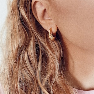 Brincos de argola ousados / Latão banhado a ouro ou prata / Ear Cuffs / Brincos de argola Boho / Joias de ouro Boho / Argolas grossas