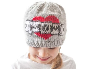 Mom Tattoo Hat KNITTING PATTERN / Heart Hat Pattern/ Heart with Name Pattern / Valentine's Day Knitting Pattern