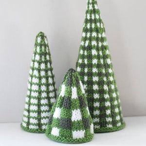 Plaid Christmas Trees KNITTING PATTERN / Plaid Christmas Knitting Pattern / Winter Knitting Pattern / Buffalo Plaid Christmas Tree Pattern