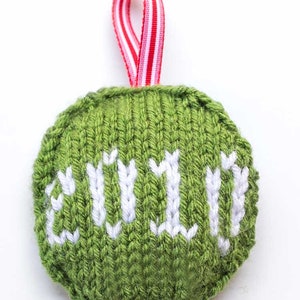 Yearly Date Ornament KNITTING PATTERN / Knit Ornament Pattern/ Christmas Ornament with Date Knitting Pattern / image 3