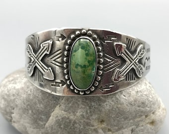 Crossed Arrows Vintage Native American Navajo Cerrillos Turquoise Sterling Silver Bracelet\ Crossed Arrows Vintage Native American Navajo Cerrillos Turquoise Sterling Silver Bracelet\