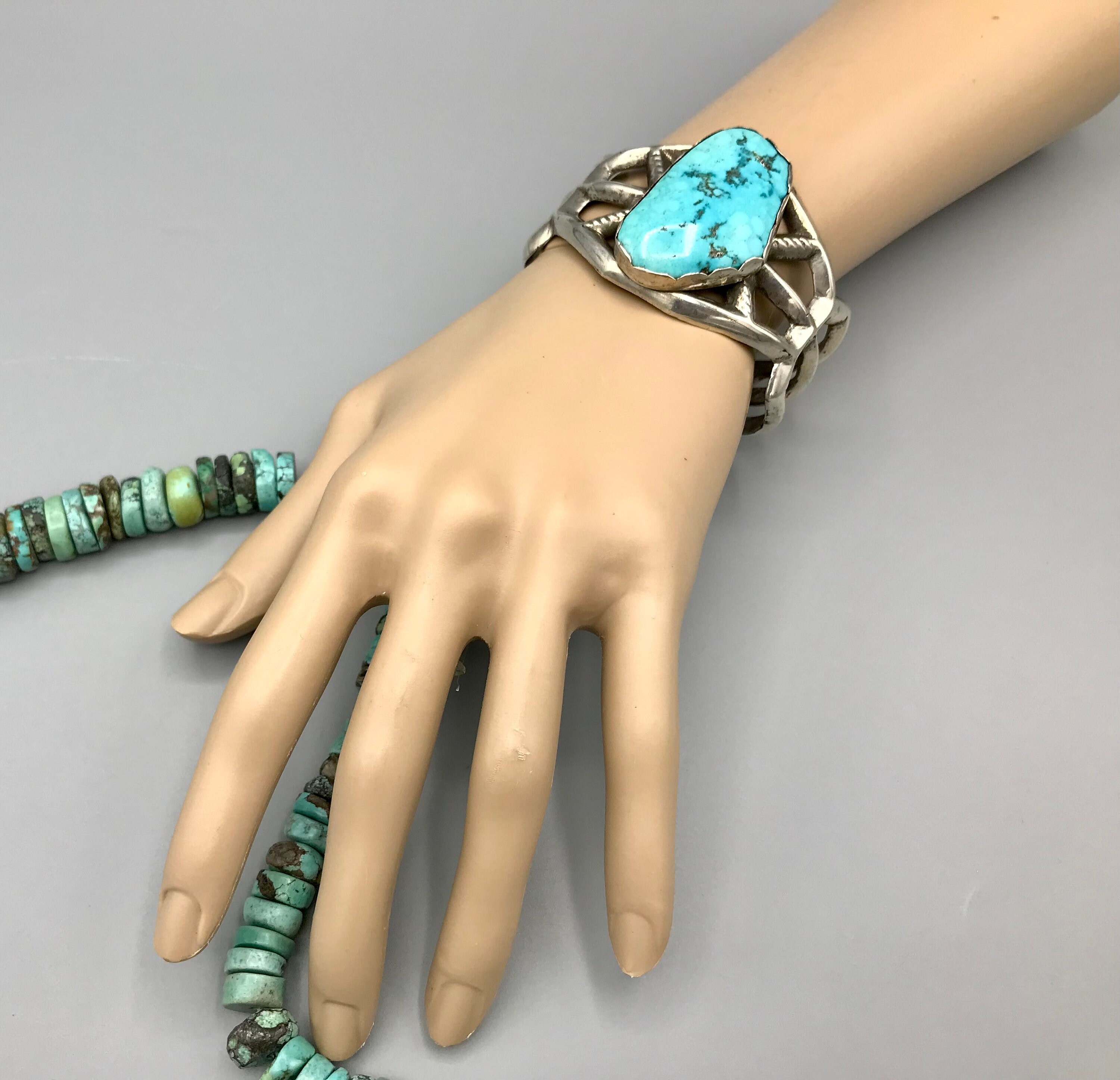 76g Vintage Navajo Sand Cast Sterling Silver Cuff Bracelet W