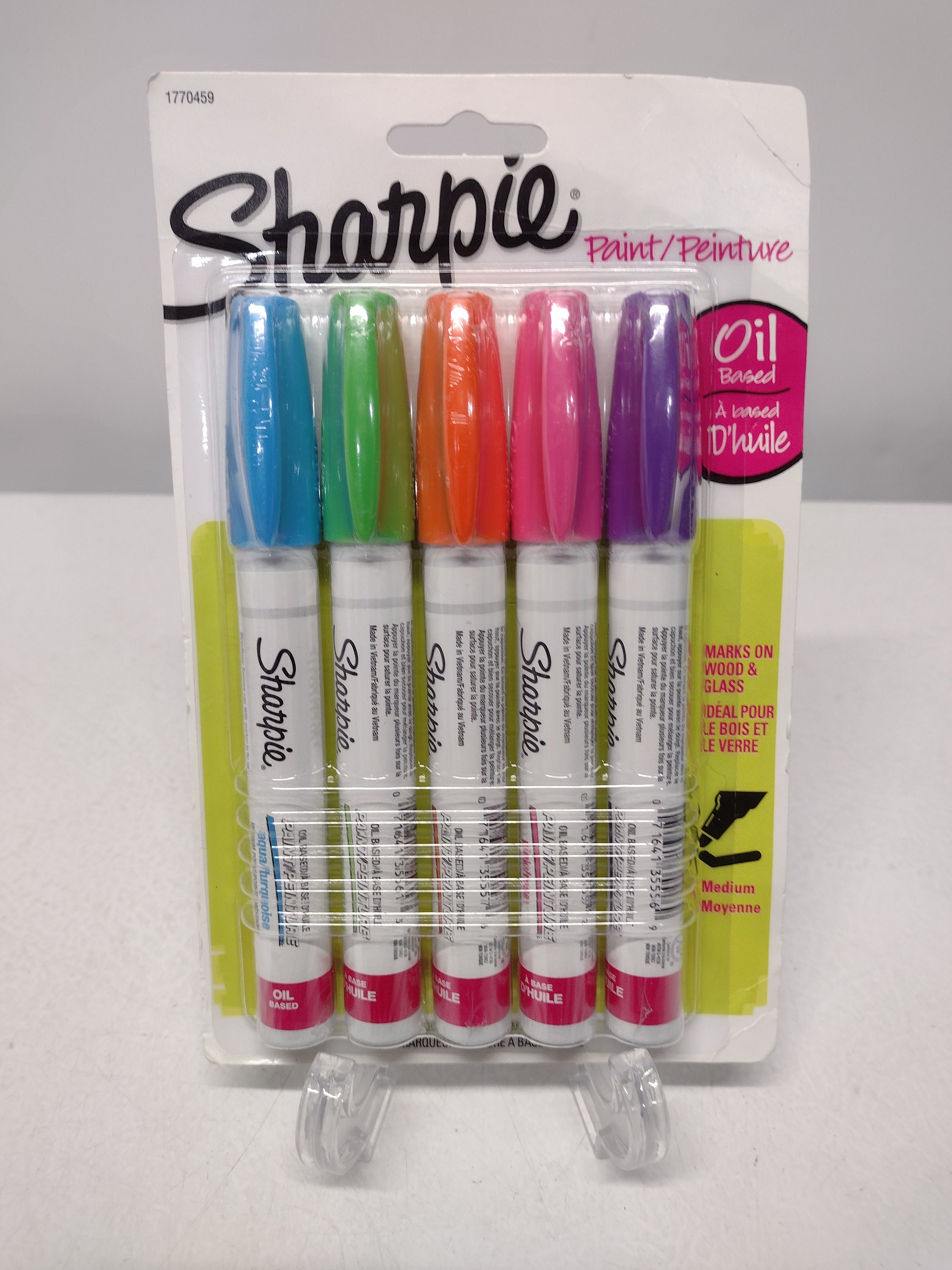 WHITE Sharpie Oil Based Paint Mark Opaque Permanent Paint Marker Medium Point  Tip Ink Mark to Glass Plastic Leather Wood Stone 35558 