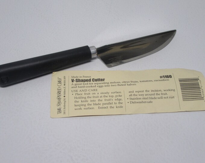 Vintage Pampered Chef Vshaped Cutter for Fruit & Vegetable Garnishing