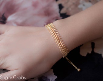 Vintage chain bracelet. 24k gold filled. French jewelry made in Paris. Retro style. Handmade. Wedding party.