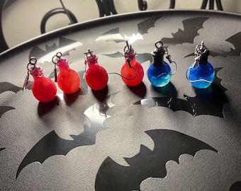 Potion bottle earrings, magic bottle, fantasy earrings, magic earrings, potion bottle, fantasy, fun earrings, D&D