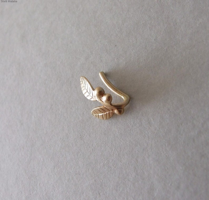 Leaves Nose ring Nose Hoop Fake Piercing gold Faux Piercing Nose Jewelry Gold Leaves and Berries Fake Nose Ring Faux Nose Ring