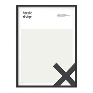 Può includere: Poster in bianco e nero con il testo "basic design" e una citazione in caratteri più piccoli. Il poster ha una forma a X nera nell'angolo in basso a destra.