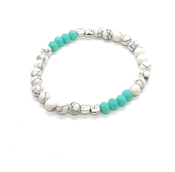 Small bead bracelet / White Howlite Bracelet / Stretchy Bracelet