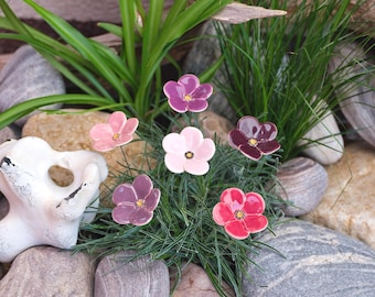 Flores de cerámica, varios colores morados, flor, alfiler de flor, flores de cerámica con tonos morados, hechas a mano a partir de 5 pétalos