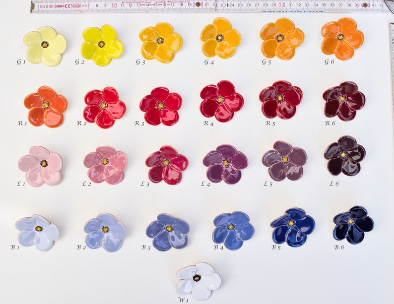 Keramikblumen, verschiedene lila Farben, Blüte, Blumenstecker, Blumen aus Keramik mit lila Farbnuancen, handgefertigt aus 5 Blütenblättern Bild 10