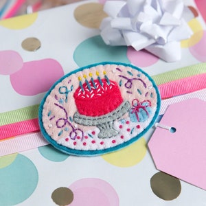 Happy Birthday Felt Craft Kit - Brooch Craft Kit - Handmade Birthday Brooch - Craft Kit for Beginners - Birthday Badge - Easy Craft Kit