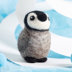 Baby Penguin Needle Felting Kit - Beginner DIY Craft Set - British Wool - Gift for Bird Lover - Penguin Chick - Small Craft Kit for Beginner