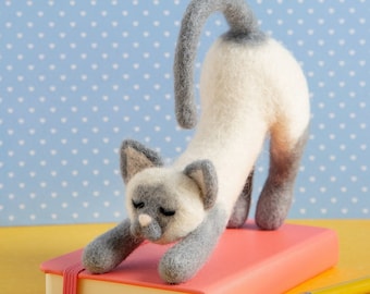 Stretching Cat Needle Felting Kit : Beginners DIY Craft Set with British Wool