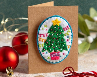 Merry Christmas Brooch Felt Craft Kit - Craft Kit for Beginners - Felt Craft Kit - Handmade Christmas - Christmas Craft Kit