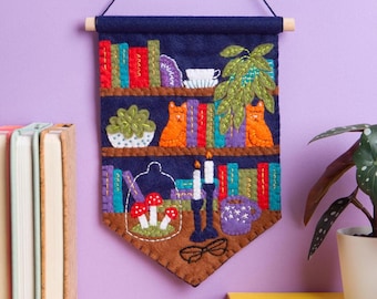 Book Lover Pennant Felt Craft Embroidery Kit : DIY Craft Set for Beginners with Wool Felt