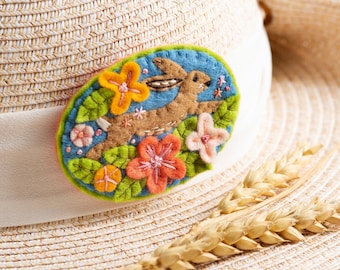 Hare Brooch Felt Craft Embroidery Kit : DIY Craft Set for Beginners with Wool Felt