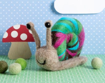 Snail Needle Felting Kit : Beginners DIY Craft Set with British Wool