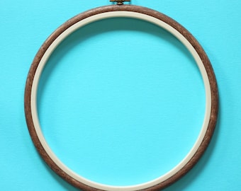 Nurge Wood Effect Flexi Embroidery Hoop 20.5 cm : Large Embroidery Ring for Display