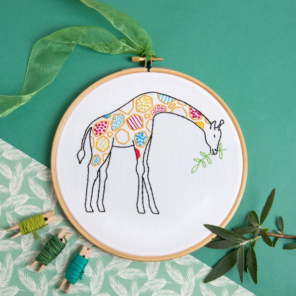 Giraffe Embroidery Kit - Embroidery Kit for Beginners - Animal Embroidery Kit - Nursery Embroidery Pattern - Easy Embroidery Kit