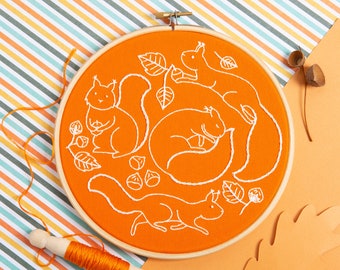 Scurrying Squirrels Embroidery Kit - Beginner Embroidery Kit - Animal Embroidery Pattern - Embroidery Hoop Kit - Hand Embroidery Kit