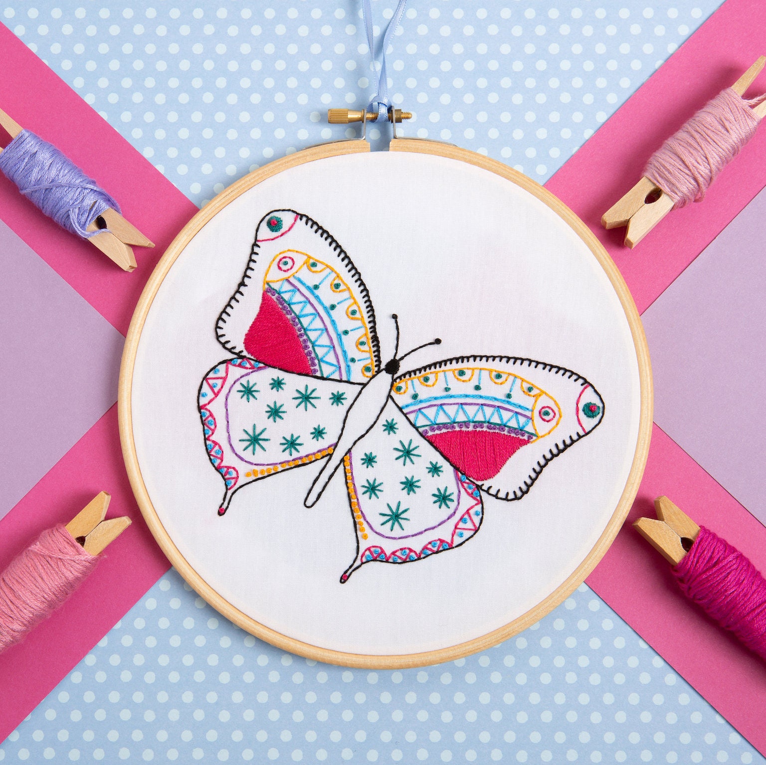 Embroidery Kit for Beginners 'Butterfly' - Fun Starter Kit for Hand Embroidery with Stamped Pattern, Pre-Sorted Floss and Bamboo Hoop - for Adults
