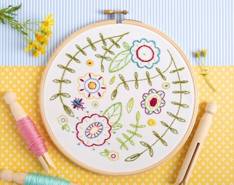 Spring Posy Embroidery Kit - Embroidery Kit for Beginners - Botanical Embroidery Kit - Modern Embroidery Pattern - Easy Embroidery Kit