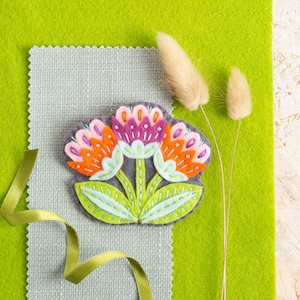 Marianne Flower Felt Craft Kit Brooch Craft Kit Craft Kit for Beginners Floral Felt Craft Kit Easy Sewing Kit Applique Craft Kit image 5