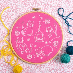 Cat Embroidery Kit Beginner Embroidery Kit DMC Embroidery Kit Cat  Embroidery Pattern Embroidery Hoop Kit Embroidery Craft Kit 