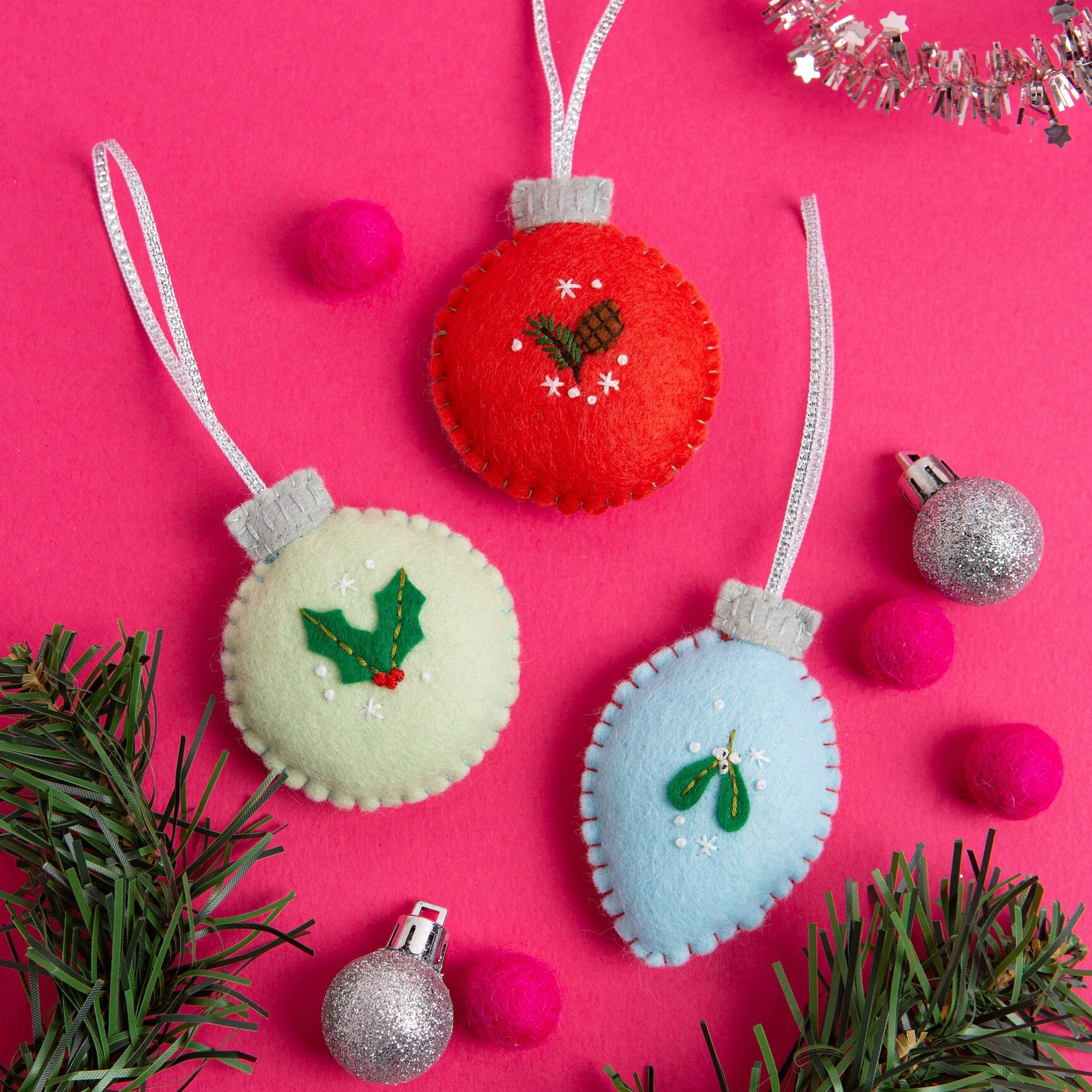 Christmas Baubles Felt Craft Embroidery Kit DIY Decorations Craft Set — free download