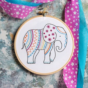 Elephant Embroidery Kit - Modern Embroidery Hoop for Beginners - DIY Craft Set - Gift for Animal Lovers - Elephant Pattern - DMC threads