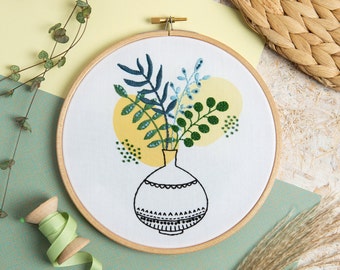 Green Fingers Embroidery Kit - Embroidery Kit for Beginners - Botanical Embroidery Kit - Beginner Embroidery Kit - Modern Embroidery Pattern