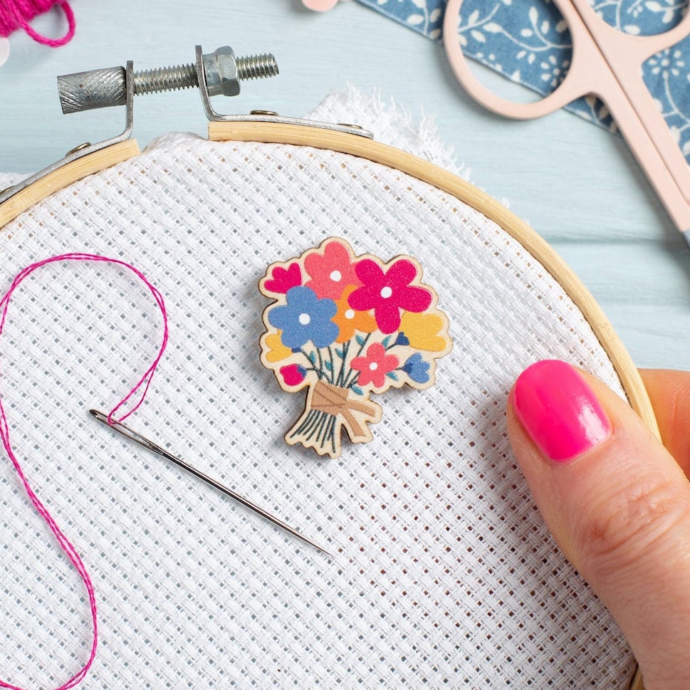Flower Posy Magnetic Needle Minder - Tool for Embroidery - Cross Stitch Accessory - Botanical Design - Gift for Stitchers - Stitching Tool