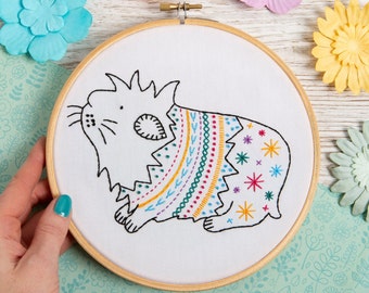 Guinea Pig Embroidery Kit - Embroidery Kit for Beginners - Sampler Embroidery Kit - Easy Craft Kit - Guinea Pig Craft Kit - Embroidery Hoop