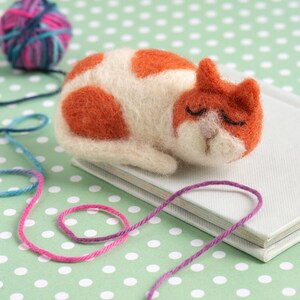 Cat Brooch Needle Felting Kit Mini Needle Felting Kit Needle Felted Cat Cat Craft Kit Easy Needle Felting Project image 4