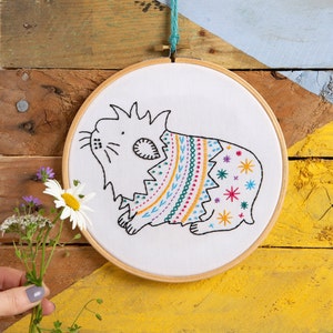 Guinea Pig Embroidery Kit - Embroidery Kit for Beginners - Sampler Kit - Easy Craft Kit - Guinea Pig Craft Kit - Embroidery Hoop