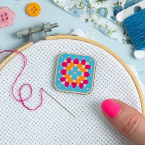 Granny Square Magnetic Needle Minder - Crochet Gifts - Cute Needle Minder - Embroidery Gifts - Embroidery Tools - Cross Stitch Tools