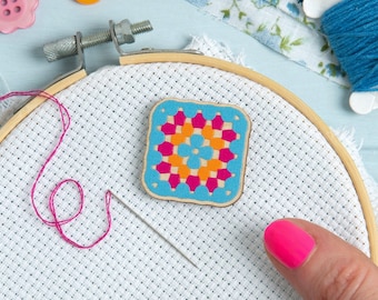 Granny Square Magnetic Needle Minder - Crochet Gifts - Cute Needle Minder - Embroidery Gifts - Embroidery Tools - Cross Stitch Tools