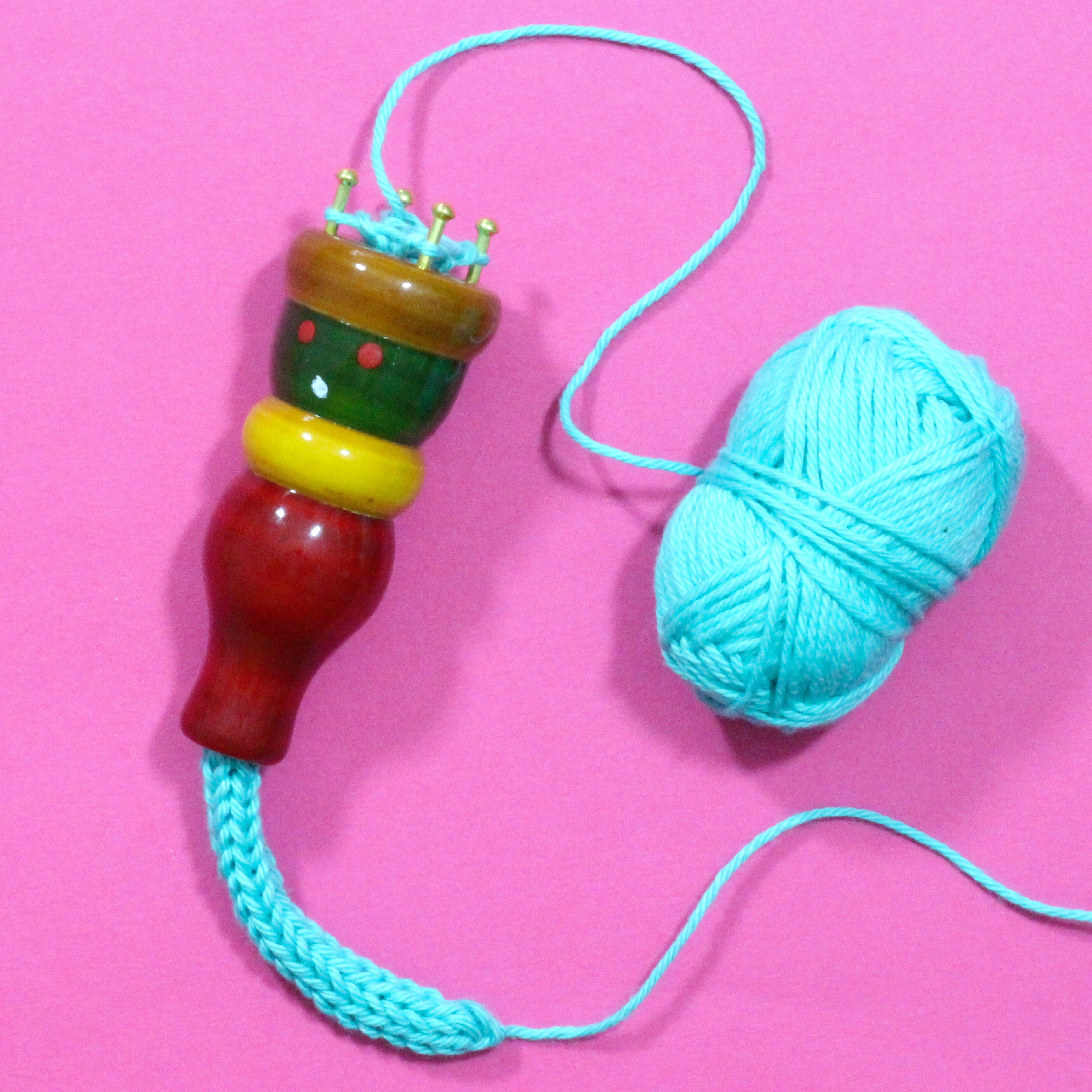 Pony Spool Knitter, Wood French Knitting Doll Tricotin Instructions and  Needle With 6 Colored Balls of Yarn & Plastic Tapestry Needle Kit 